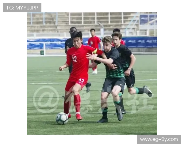 东亚区足球抽签揭晓各队对阵形势激烈竞争前景分析